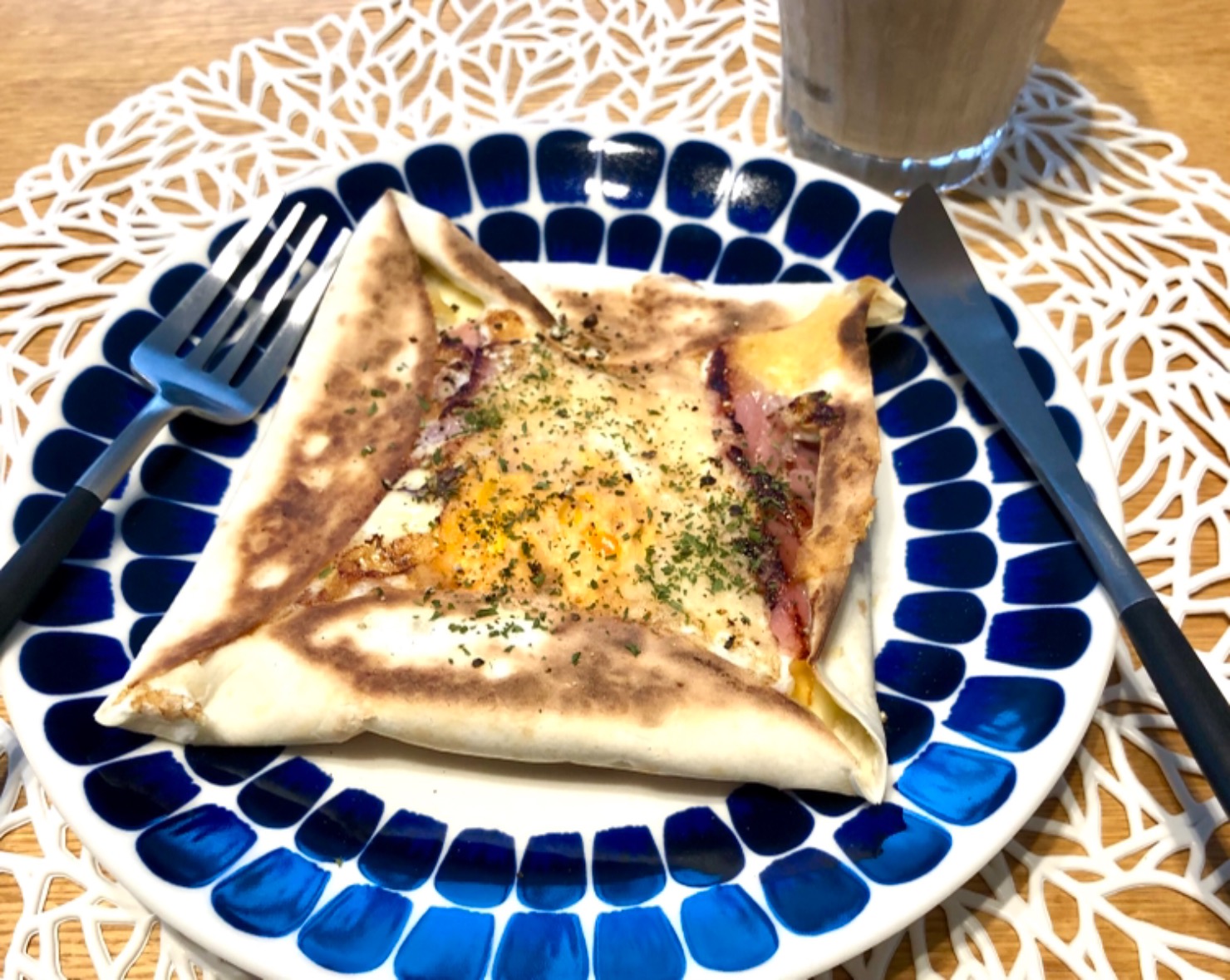 小麦粉で本場の味！フライパンで作る破れないタコス皮レシピ
