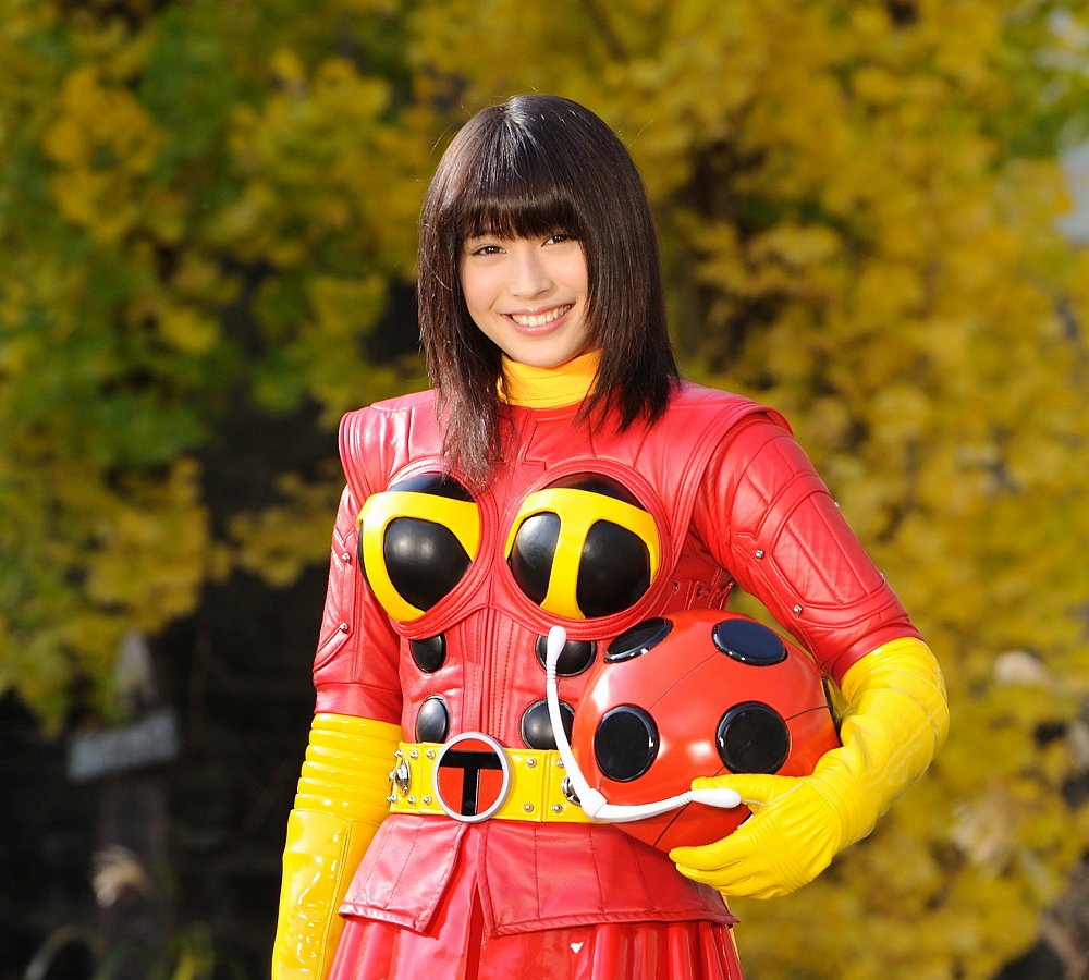 広瀬アリスのタックルはなぜ話題？元ネタドラマと身体を張る演技の真相