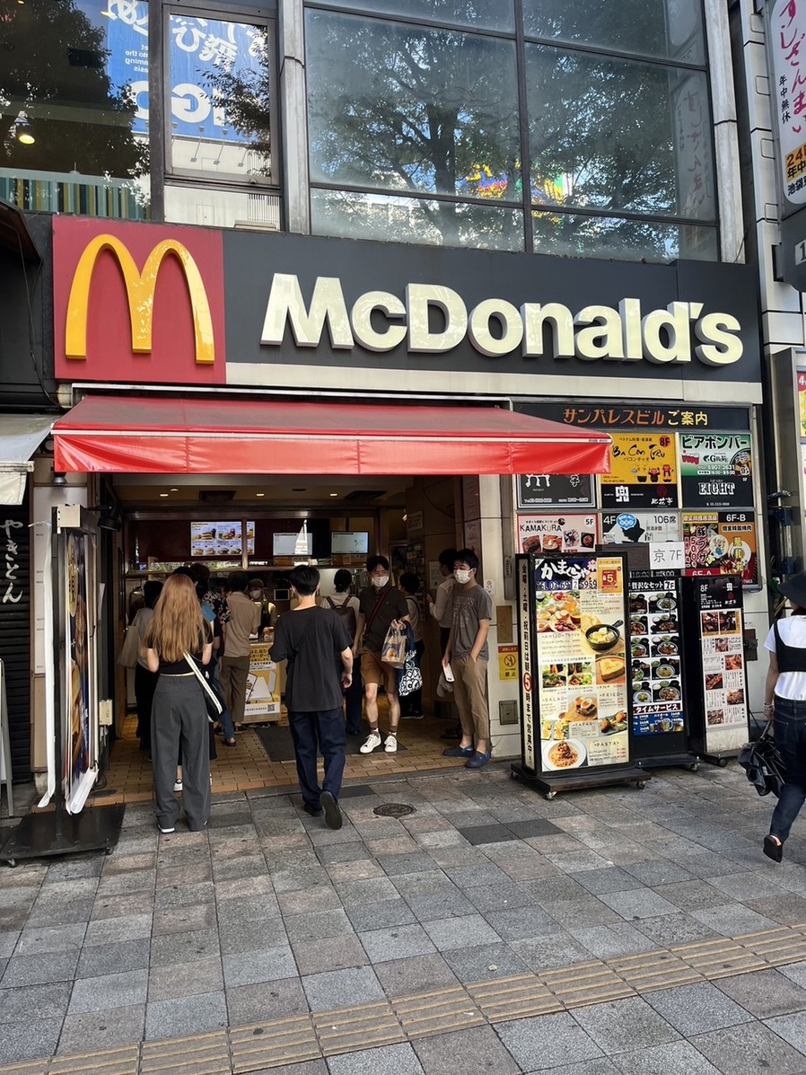 マクドナルド池袋東口店の2026年最新混雑と電源席の実態を徹底解剖