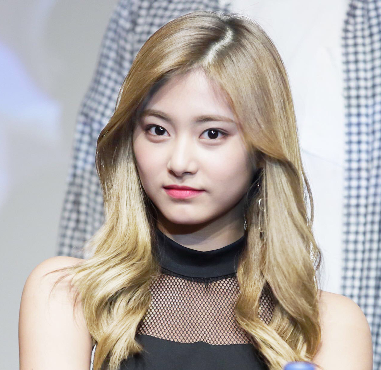 Twiceツウィ整形疑惑の真相！デビュー前後の比較と専門家分析