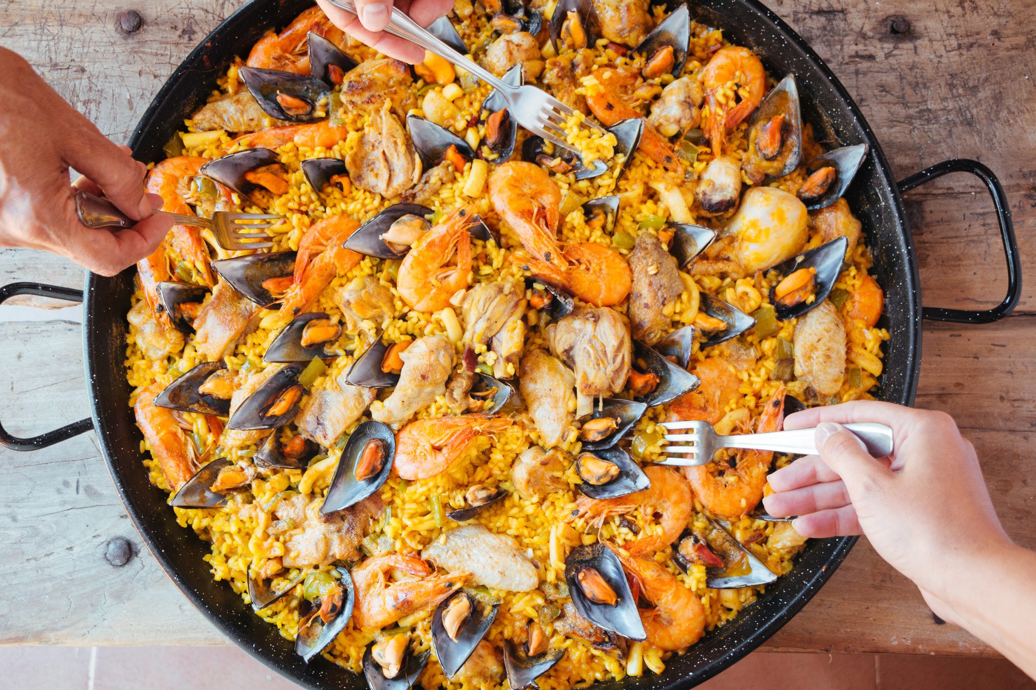 What to Eat with Paella