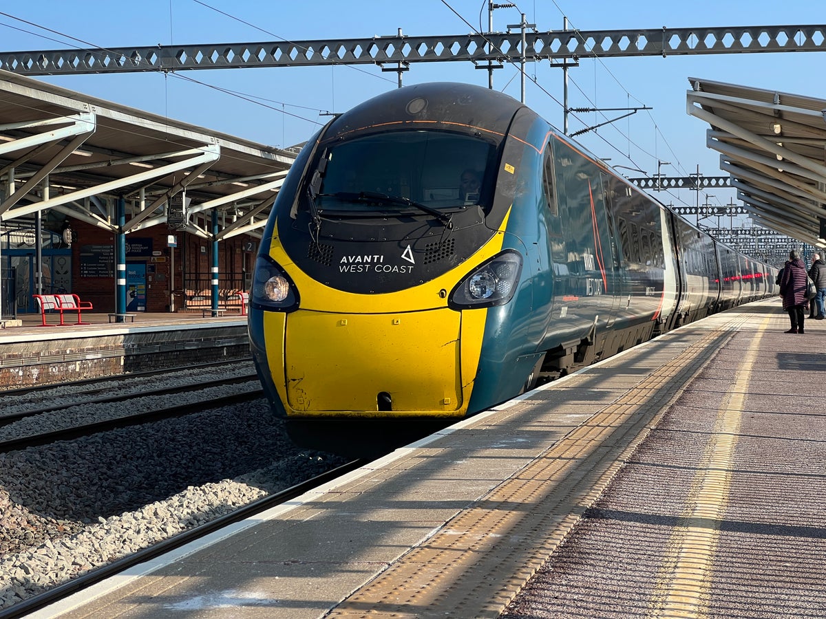 Avanti West Coast Suspends All Trains from London Euston