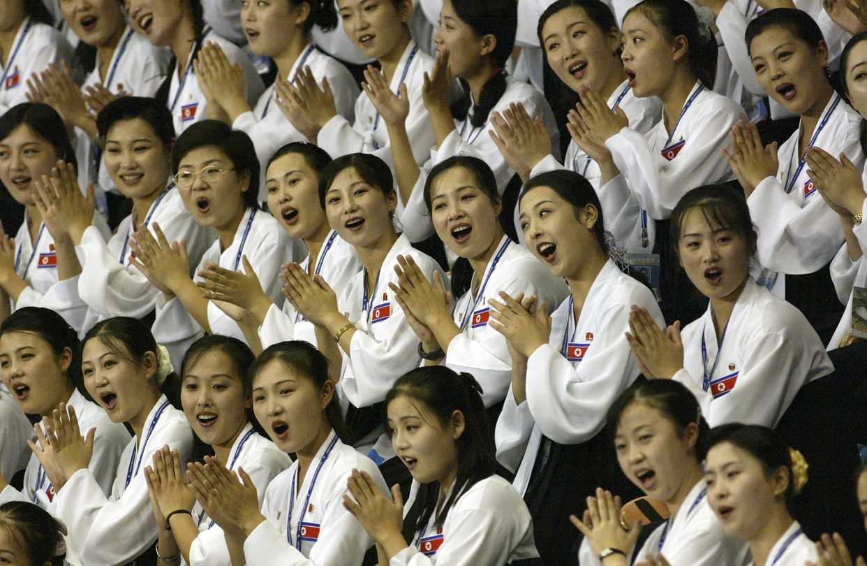 「南男北女」の真実とは？北朝鮮の美女応援団・喜び組の実態と現在