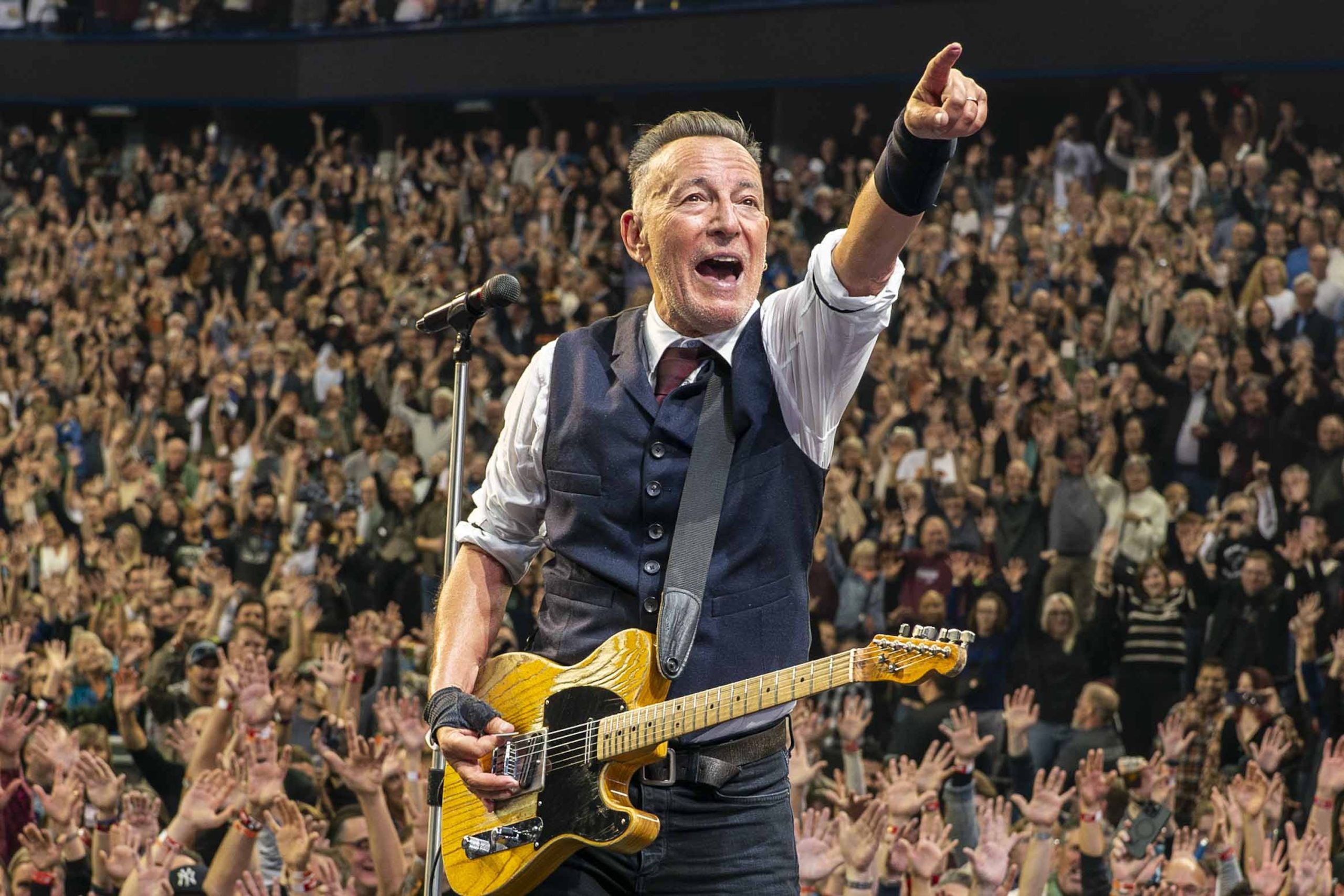 What Time Does Bruce Springsteen Concert Start