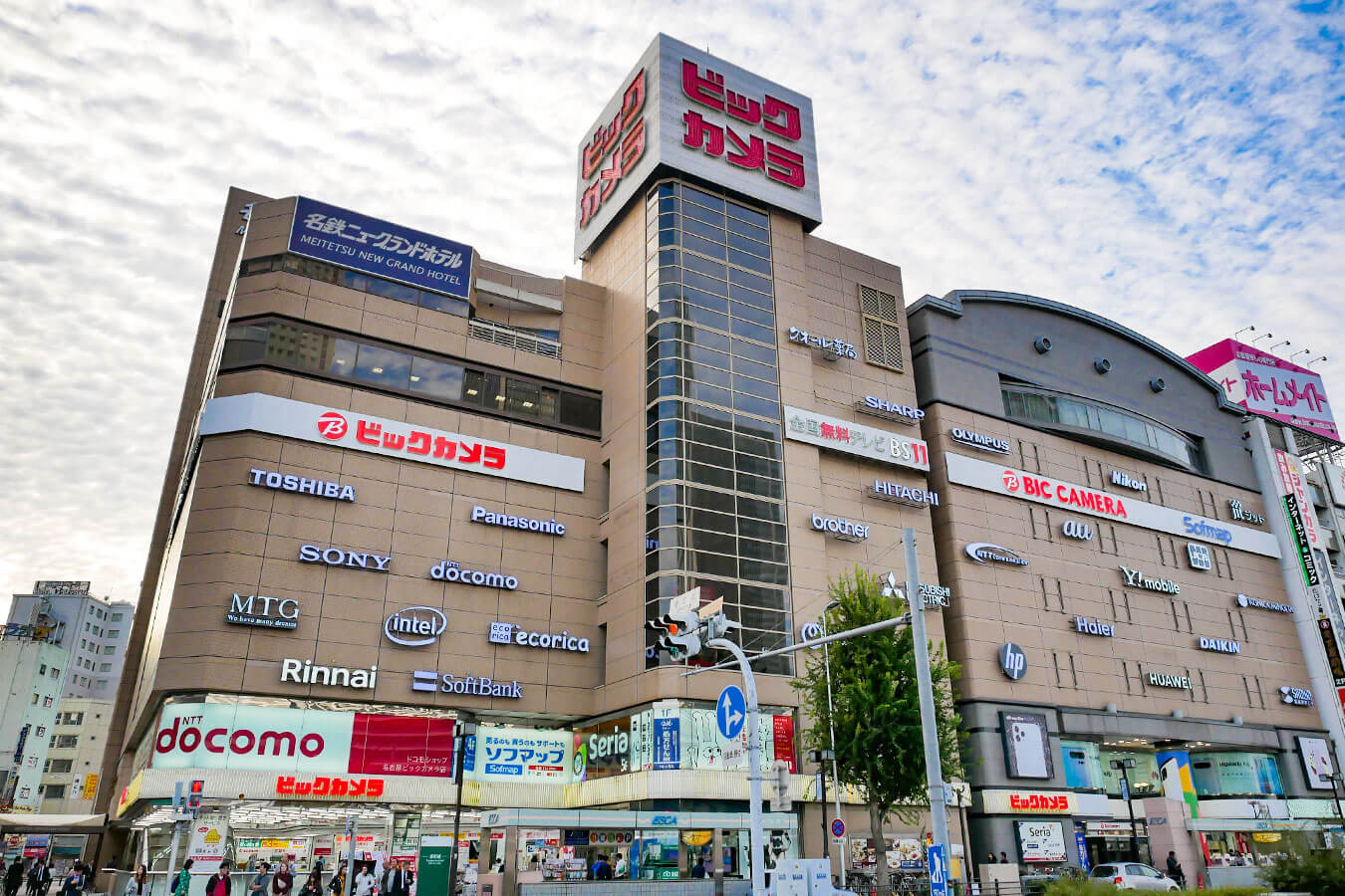 名駅西口で差がつく！ビックカメラの独自セールとポイント還元術
