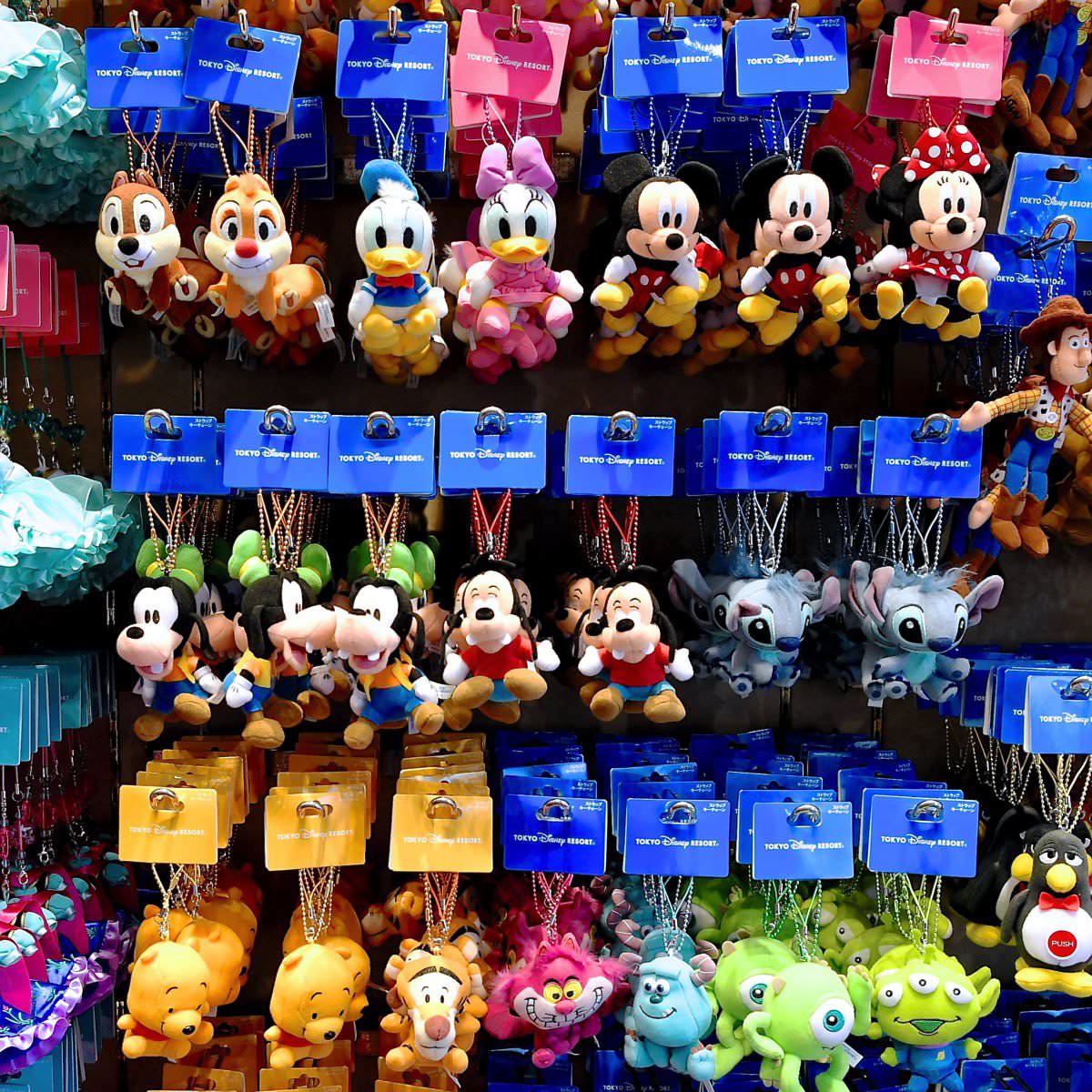 ディズニーぬいぐるみキーホルダー最新事情！人気キャラと即完売の真相