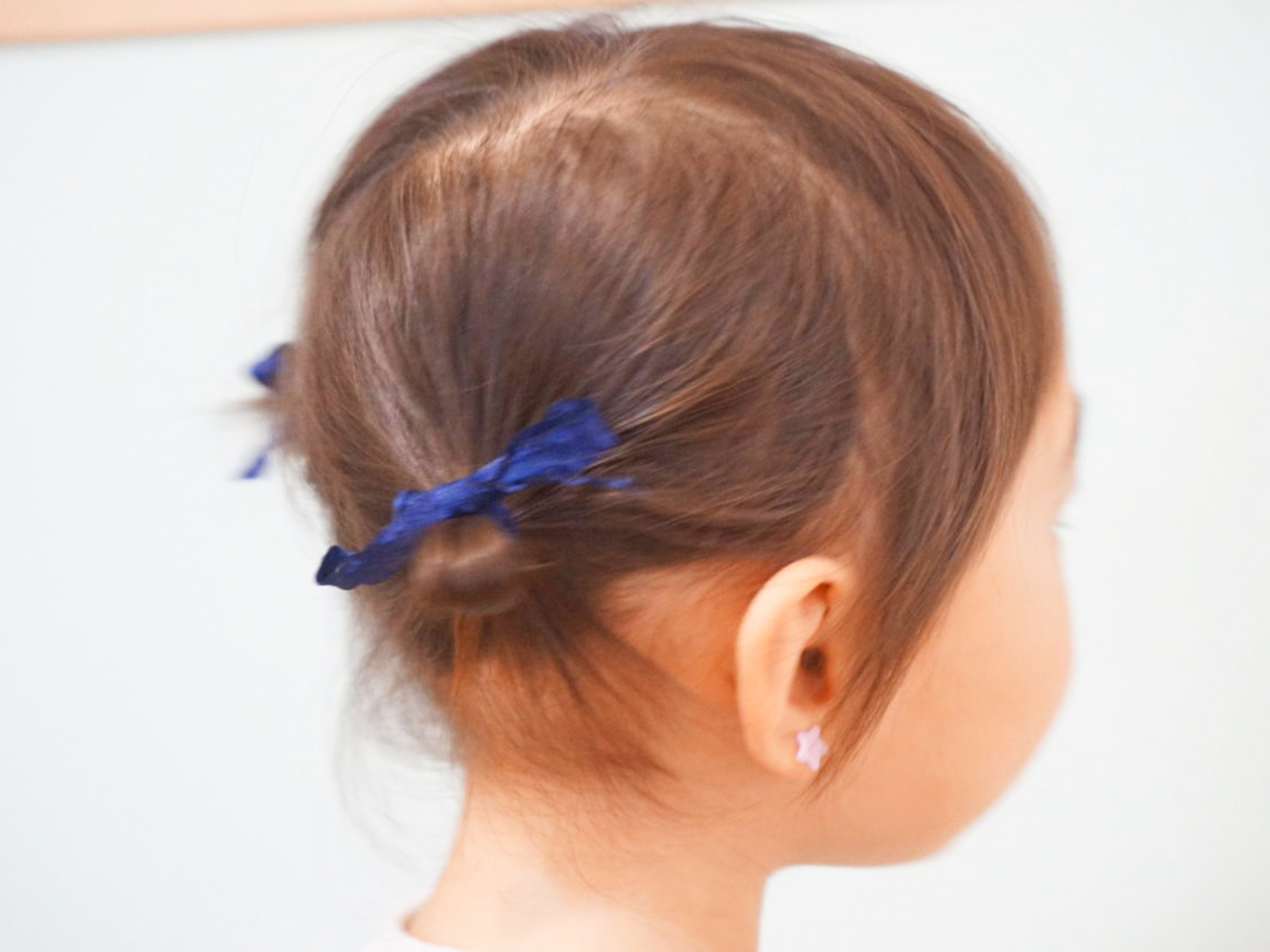 幼児の短い髪も3分で劇的変化！朝崩れないピンなし簡単ヘアアレンジ