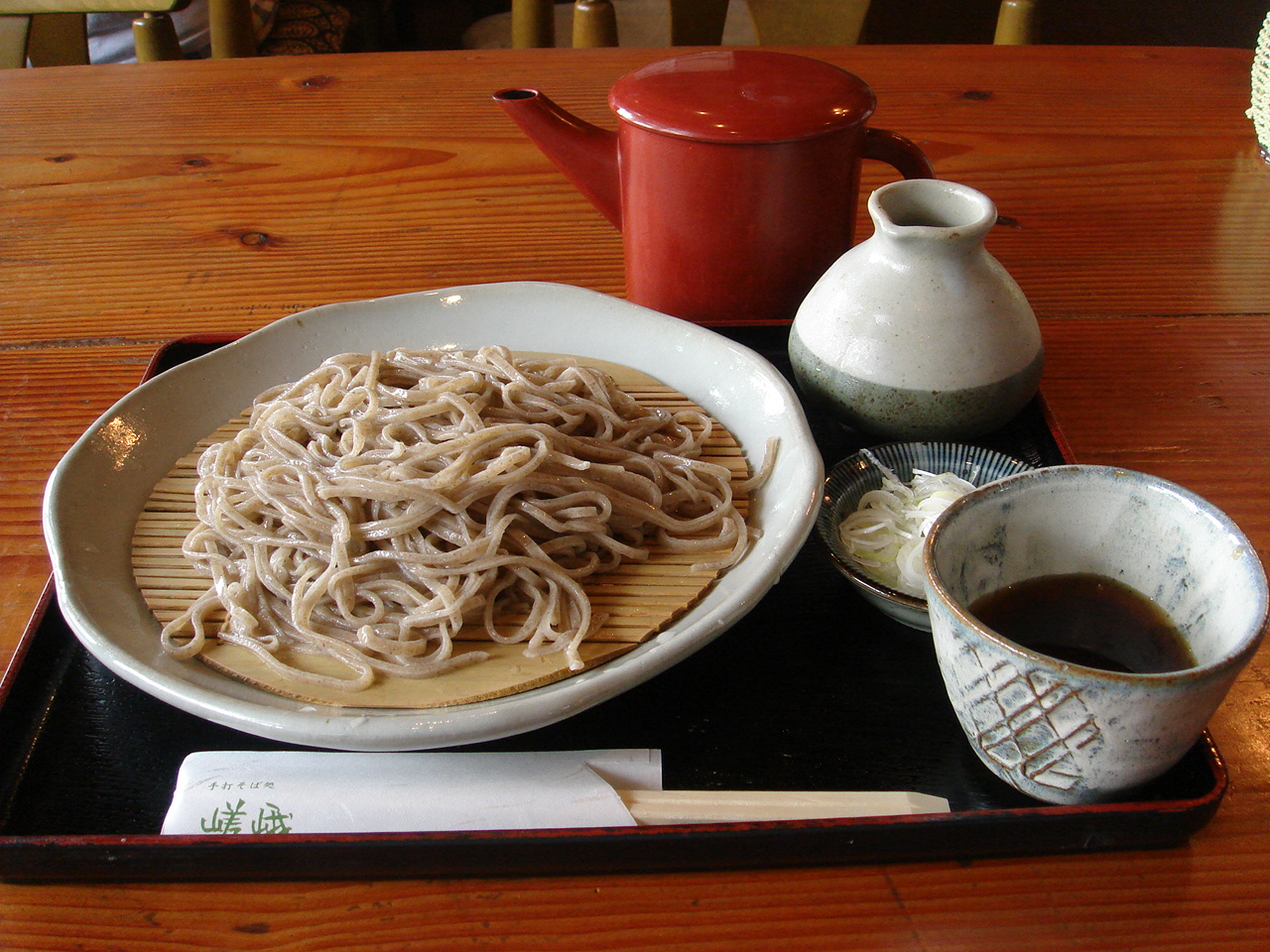 鹿沼の蕎麦処「嵯峨」を徹底解剖！名物にら蕎麦の評判と混雑攻略