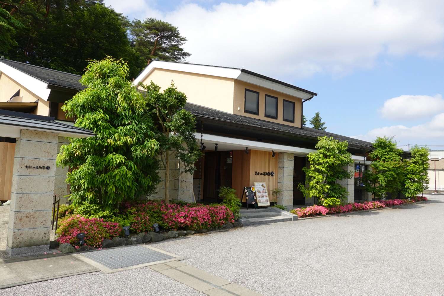 むさしの森珈琲宇都宮八幡山公園店の評判検証！極上パンケーキと混雑策