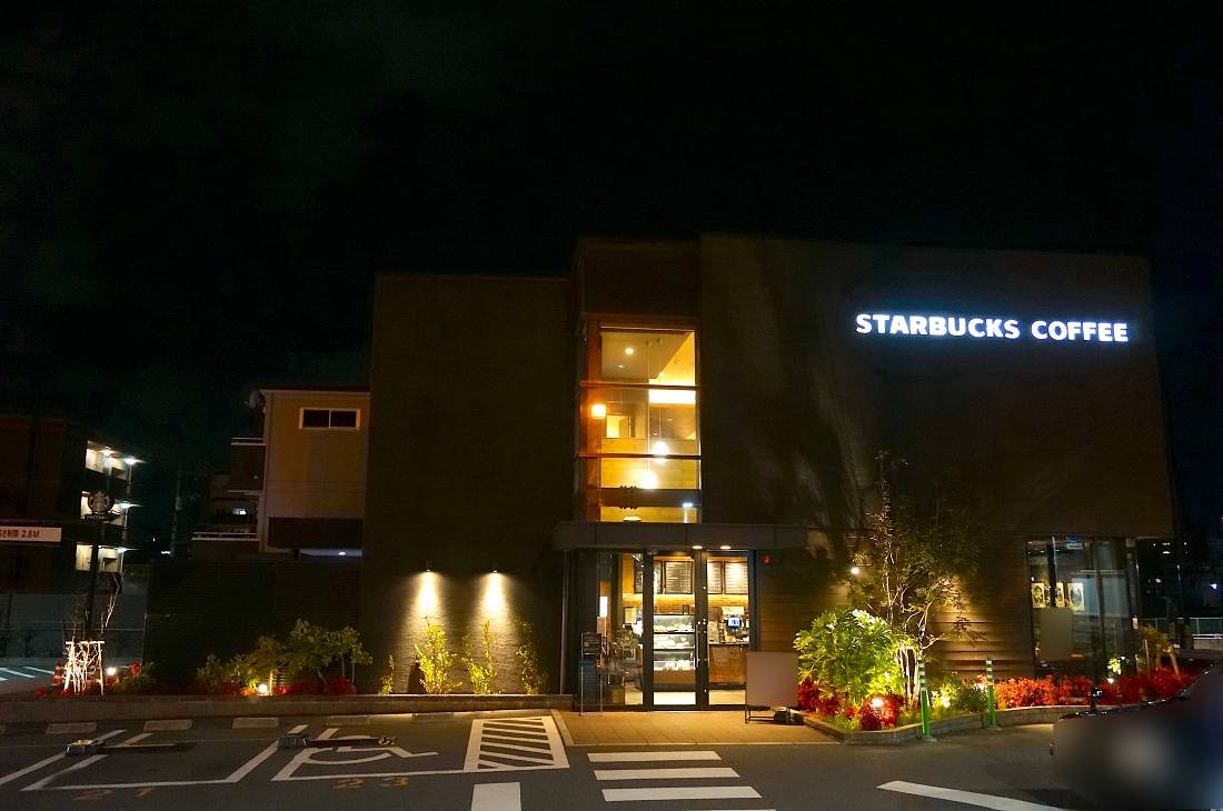 スタバ広島段原店の混雑・電源・無料駐車場は？2026年最新情報と評判