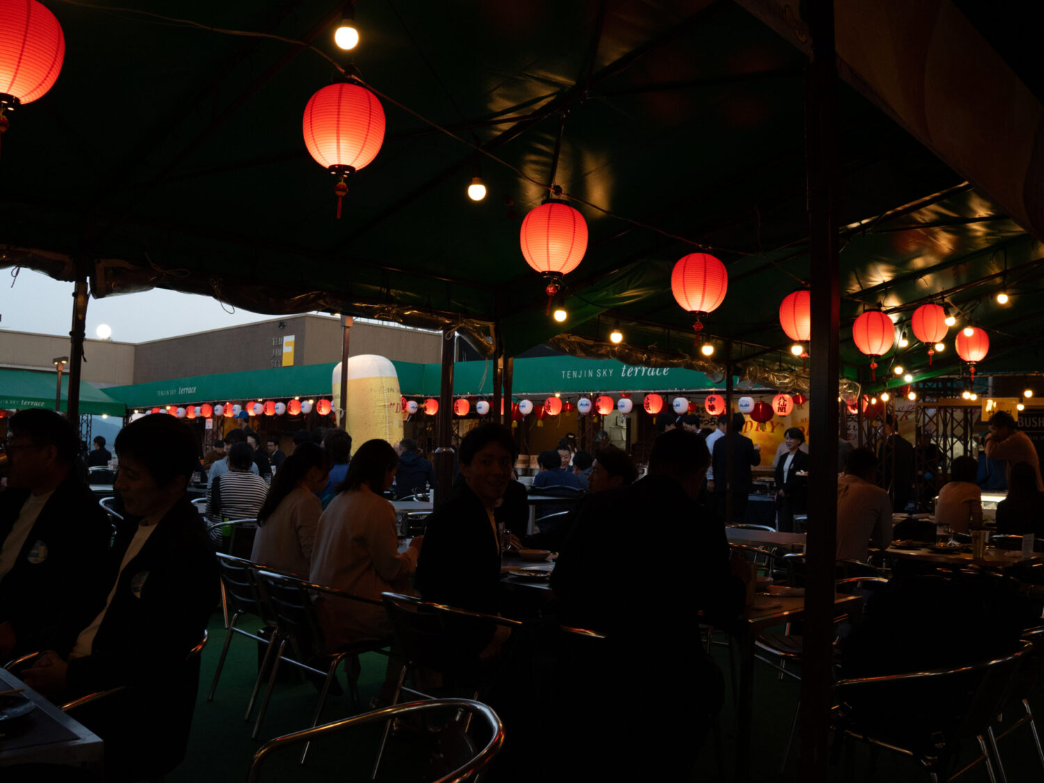 【2026最新】福岡天神ビアガーデン徹底比較！屋上テラスや雨天Ok人気店