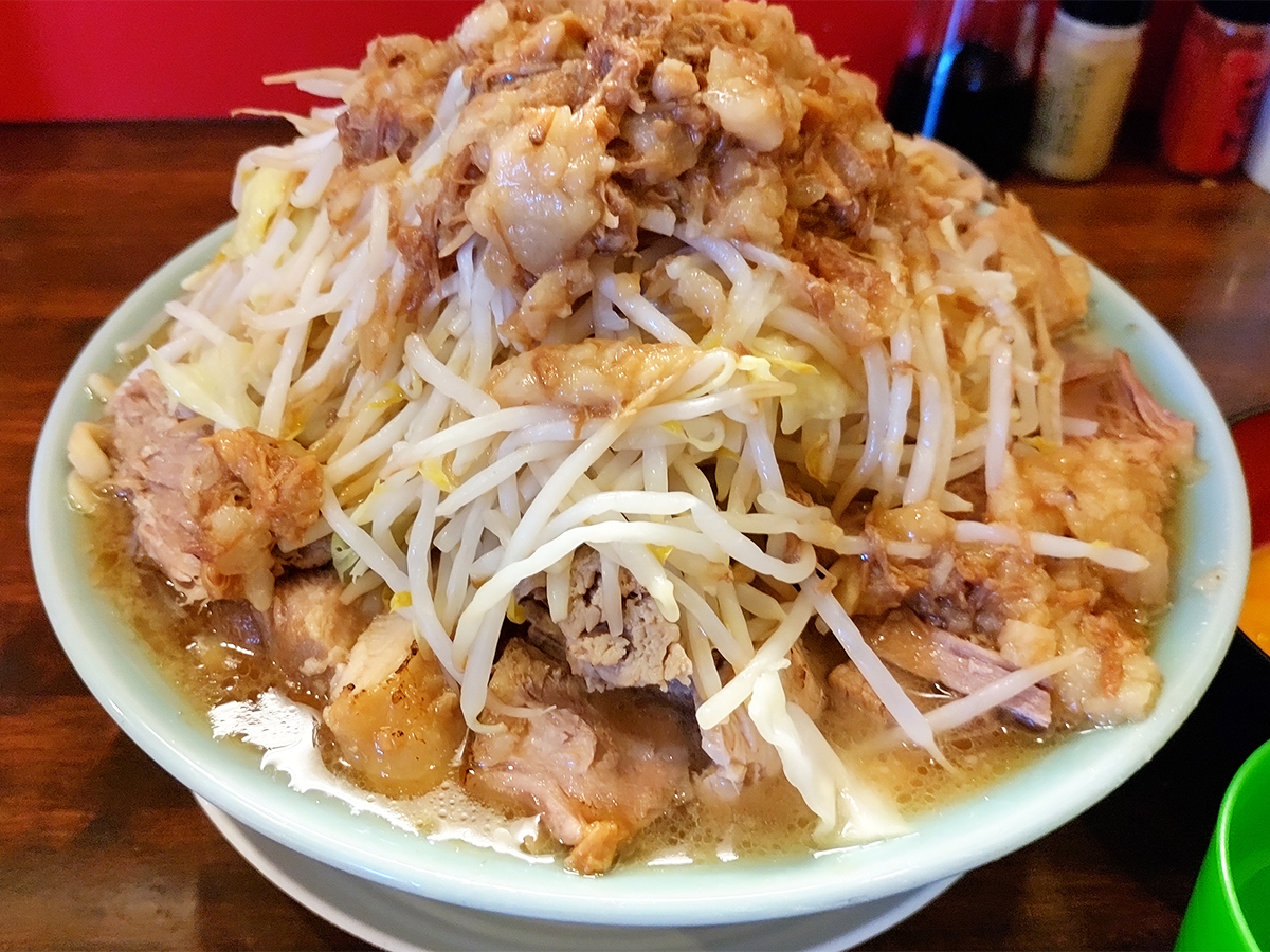 甲府の二郎系ラーメン人気店ランキング！注文コールと名店を徹底解説