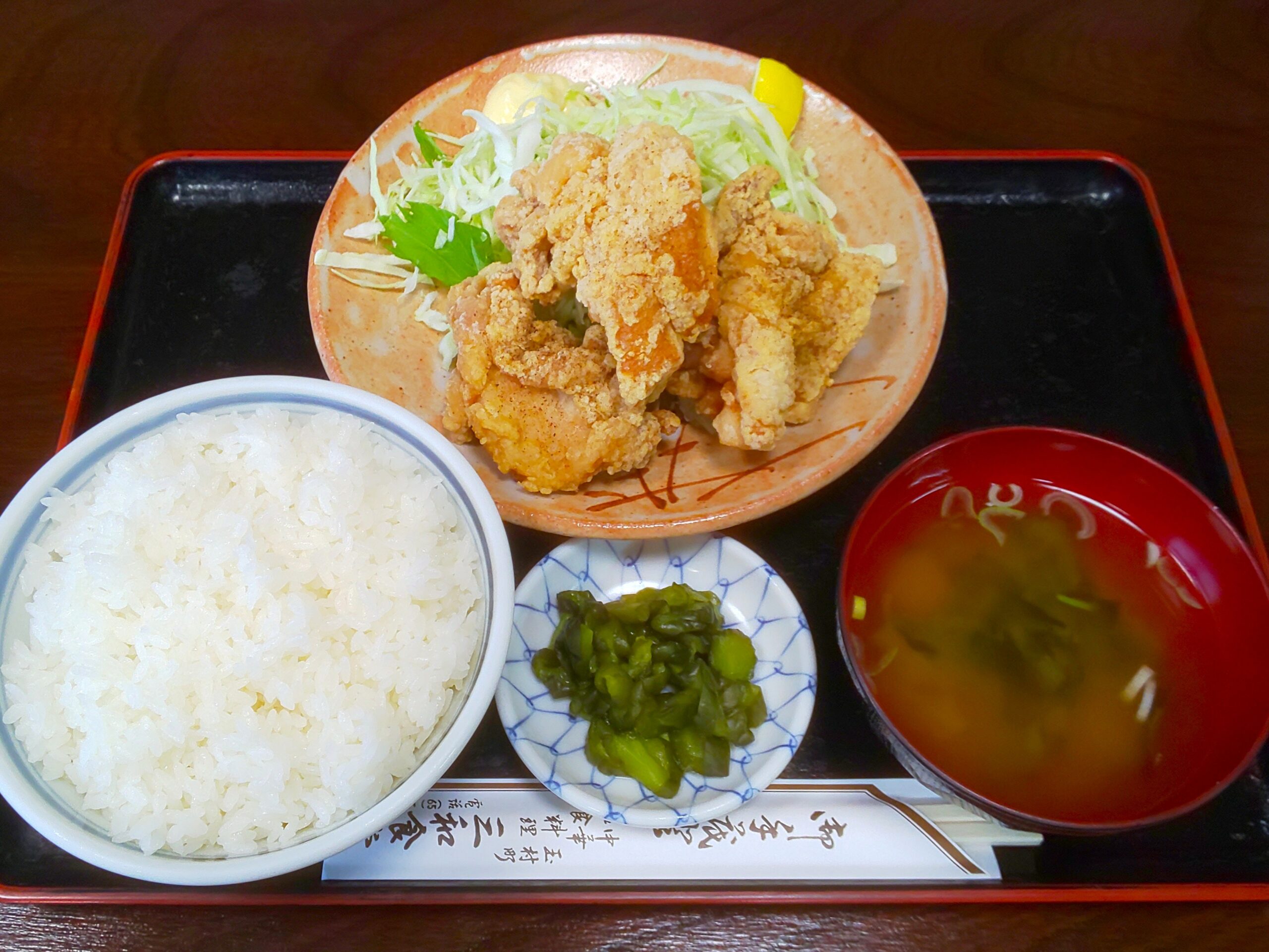 三和食堂の熱狂と人気の真相｜名物もつ煮とデカ盛りの実力を徹底解剖