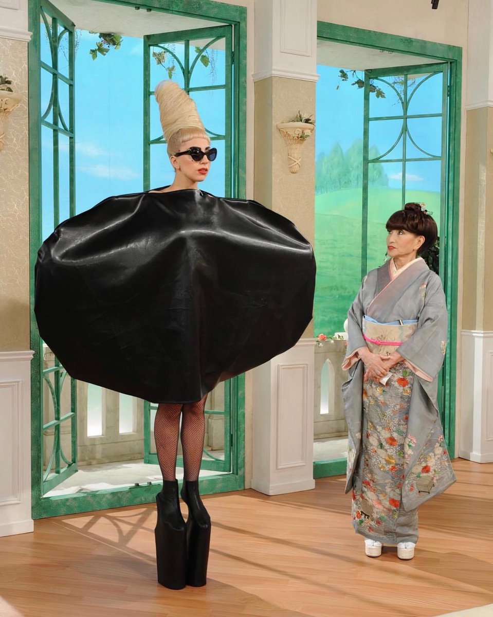 レディー・ガガ×黒柳徹子の伝説共演！飴玉ヘアの真相と現在の関係