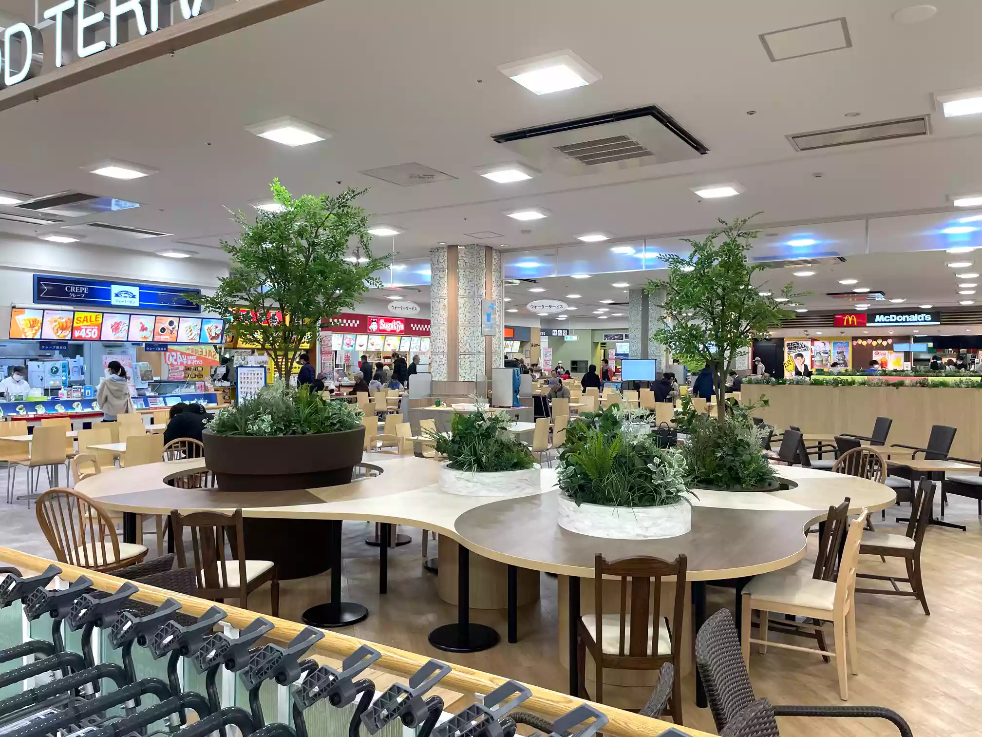 豊川イオンのフードコート完全攻略！混雑の真相と名店座席の全情報
