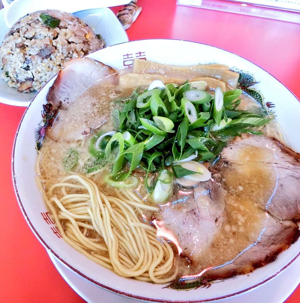 伝説の背脂醤油が示す「本物」の逆襲。なぜ2026年の今、熱狂的なファンはあの一杯を求め続けるのか
