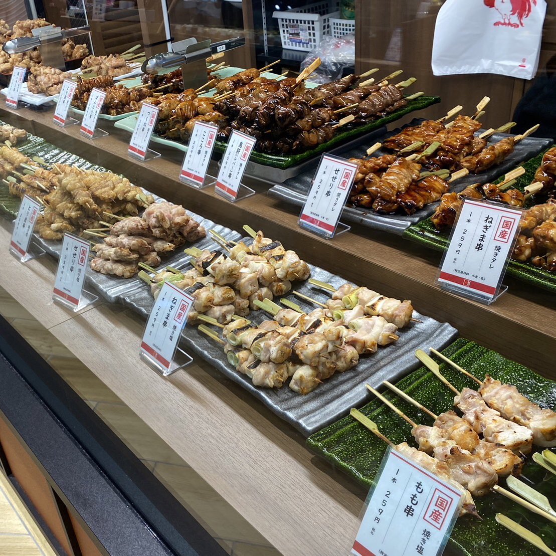 「1本300円の至福」を自宅で。2026年、進化が止まらない焼き鳥持ち帰り市場の熱狂と最前線