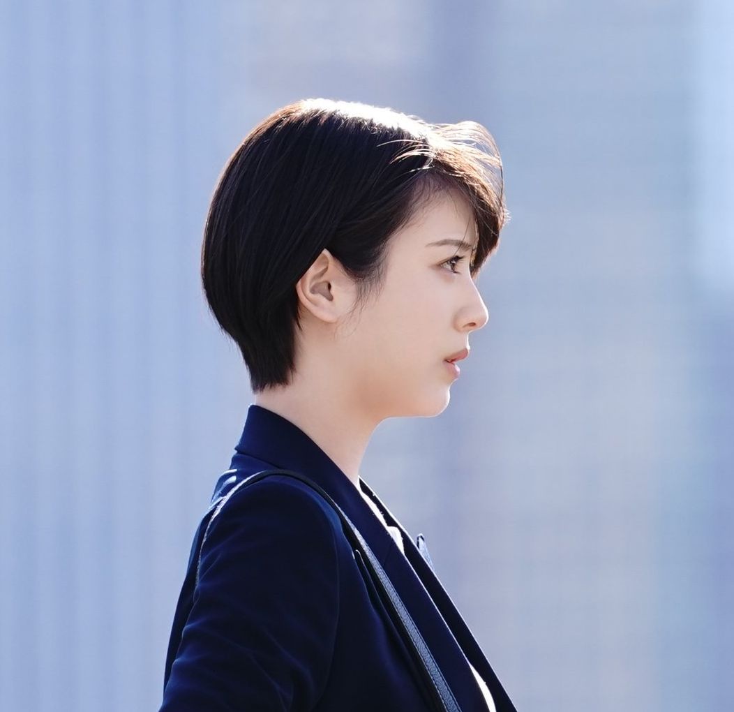 浜辺美波の横顔が放つ魔力！黄金比Ｅラインの秘密と最新現場の証言