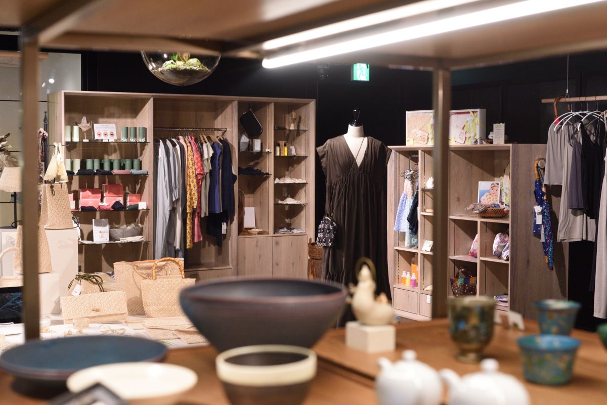 京都の路地裏に潜む名店探訪！大人の男を格上げする洗練の一着