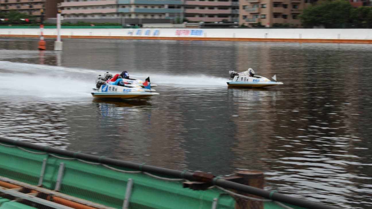 なぜ平和島ボートレースはインが勝てない？波乱の真相と万舟攻略法
