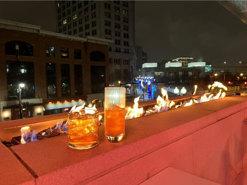 Bars Near Me That Are Open Late