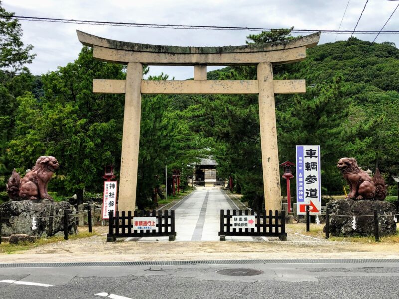 桃太郎伝説の原点へ。2026年、なぜ今「吉備津彦神社」に世界中から視線が集まるのか