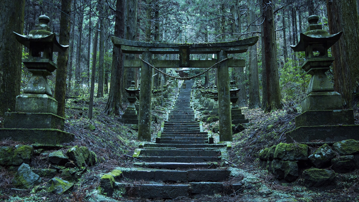 「異世界の入口」上色見熊野座神社の真実｜穿戸岩のご利益と噂を徹底検証