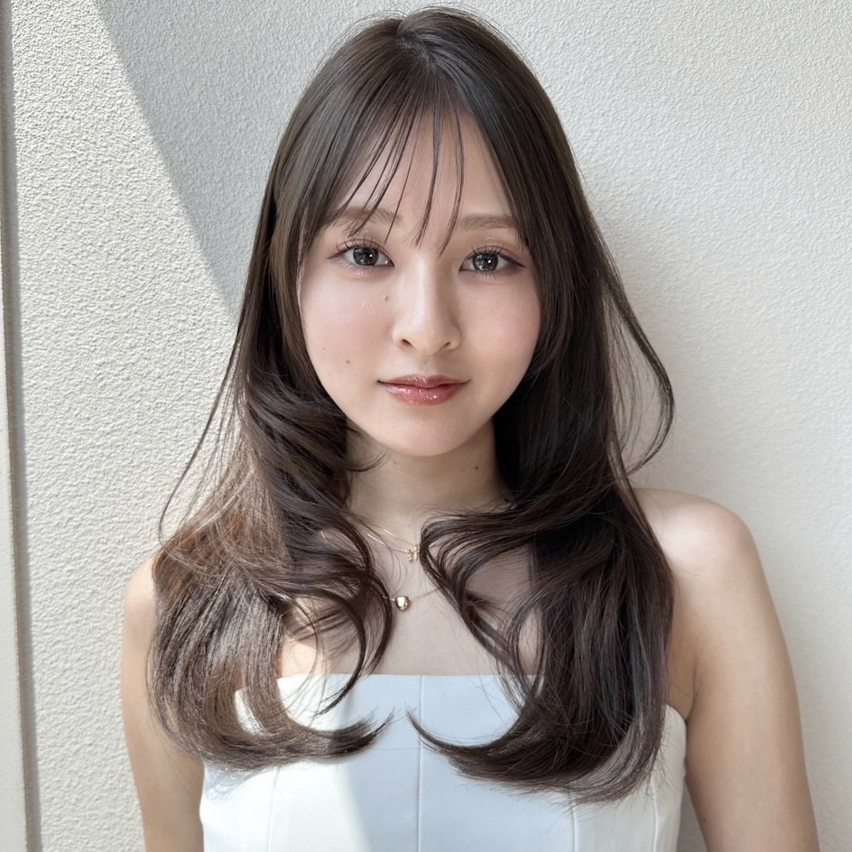 前髪の束感がベタつく原因とは？崩れない作り方と2026年最新プロ技