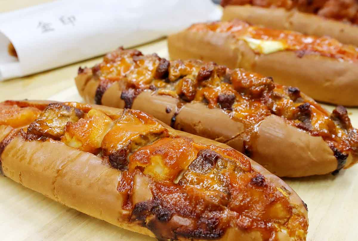 志賀島名物「金印ドッグ」の魅力と深夜ドライブ飯の真髄に迫る