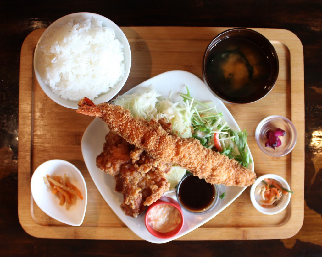 須賀川の行列店「フルカワ食堂3」徹底解剖！名物ハーフ定食と混雑攻略法