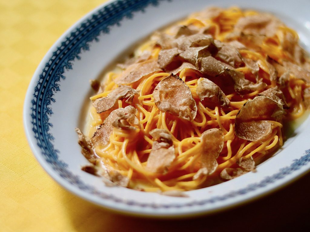 黄金のパスタ「タヤリン」とは？卵黄が織りなす極上の風味と本場の魅力