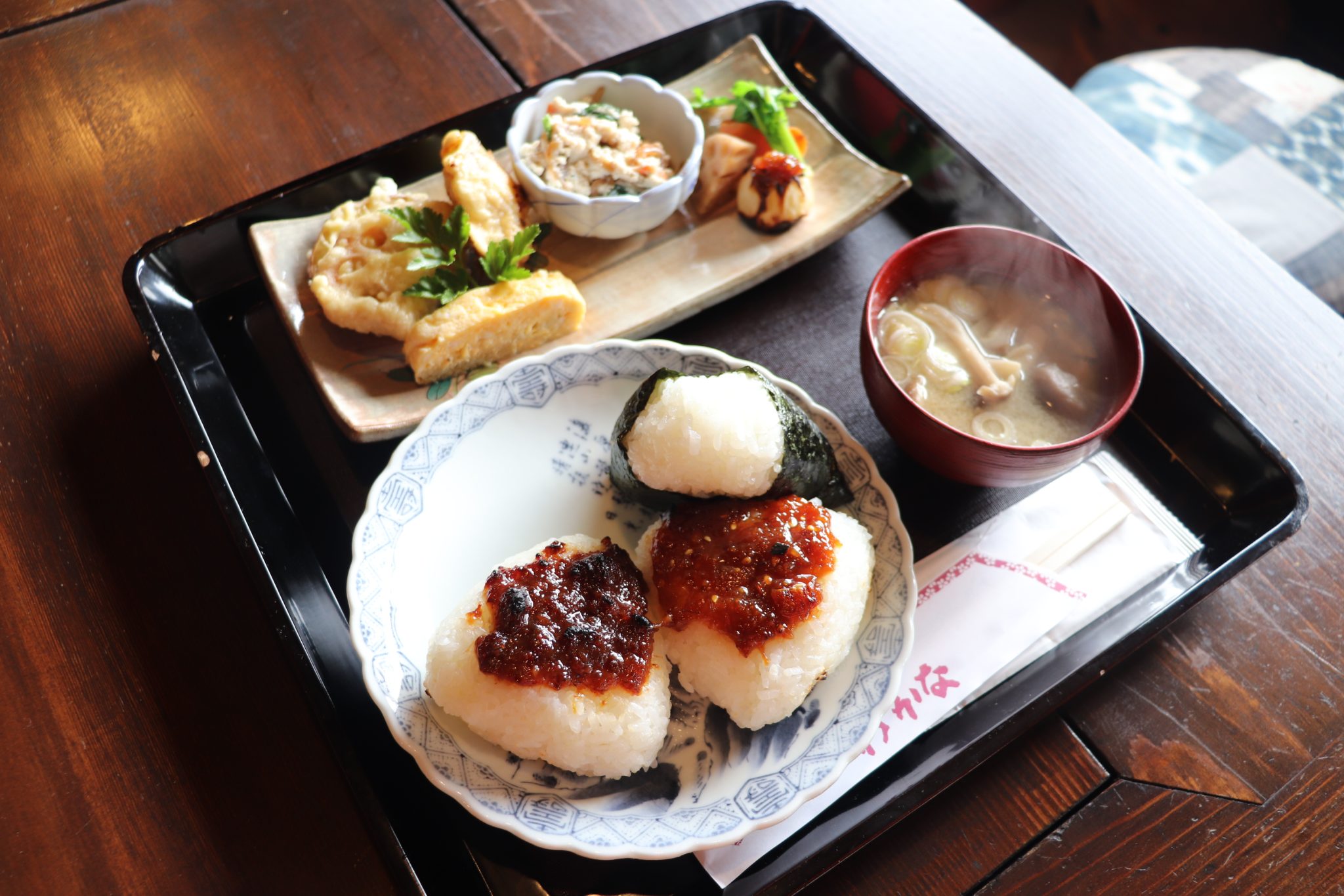 なぜ話題？おむすびカフェわかなの人気メニューや口コミ・混雑を徹底解説