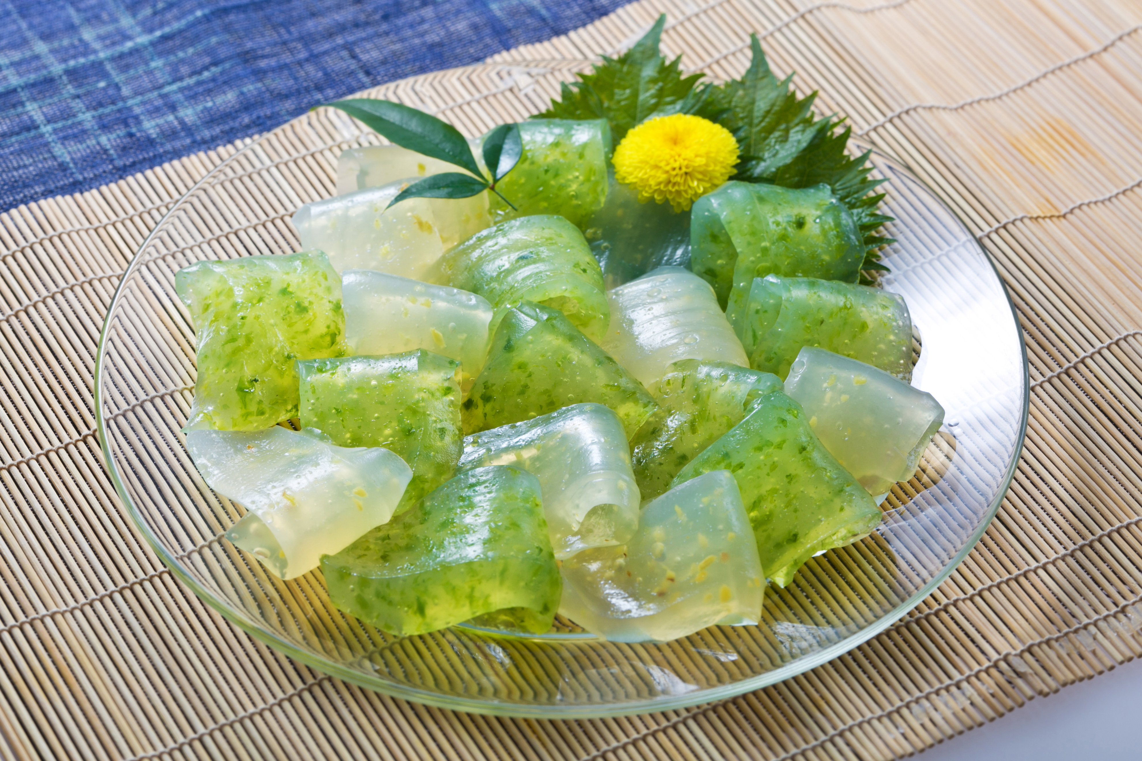 似て非なる「くずきりとしらたき」の違い！原料・糖質や鍋の代用テク