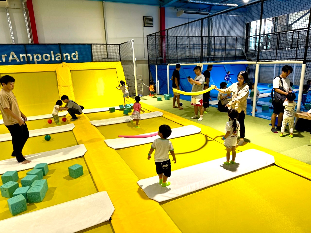 東京の子供向けトランポリン施設2026｜雨の日の人気店と安全な選び方