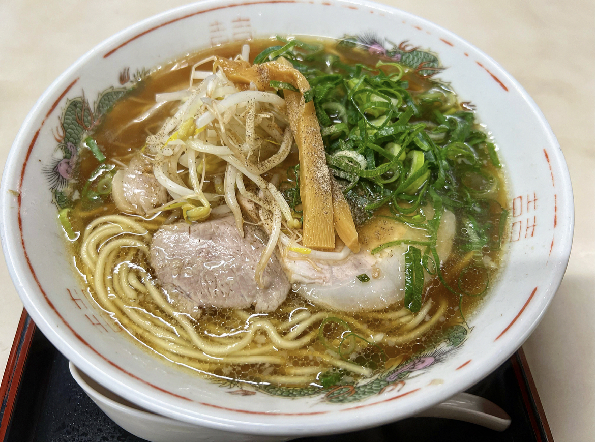 漆黒なのに激ウマ！京都中華そば発祥の謎と2026年名店の行列事情