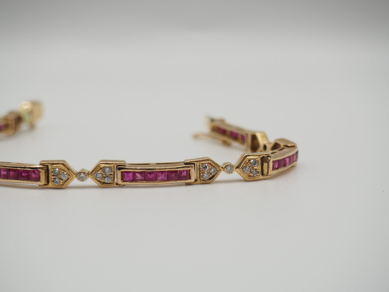 Henry Rose Jewellers & Gold Buyer Burton Upon Trent