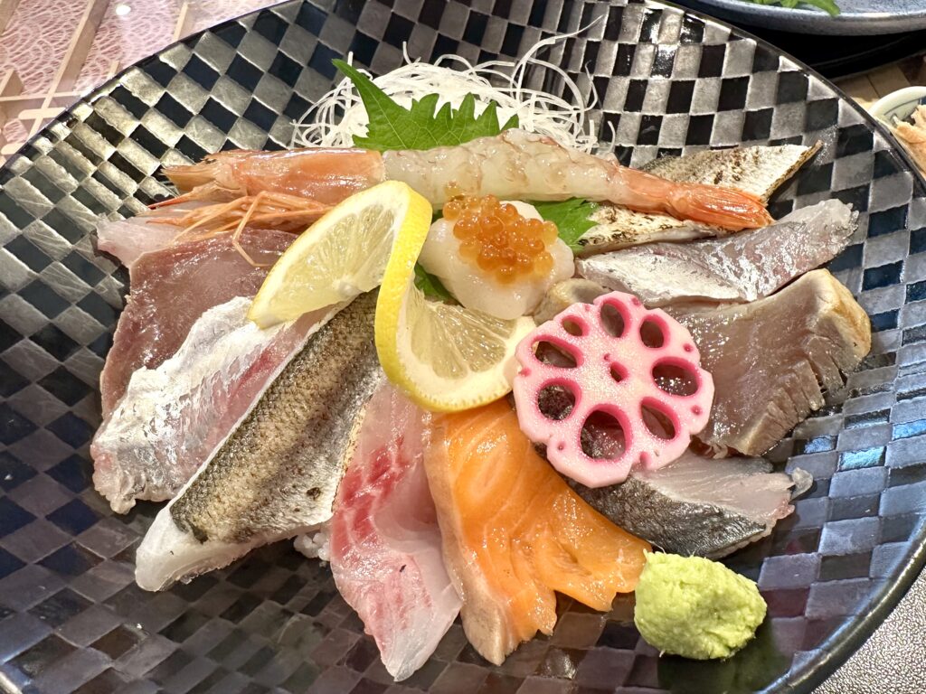 秘境の渓流料理「魚 籠屋」になぜ現代人が殺到するのか？ 2026年、本物の食文化を求めて深山へ向かう熱狂の裏側