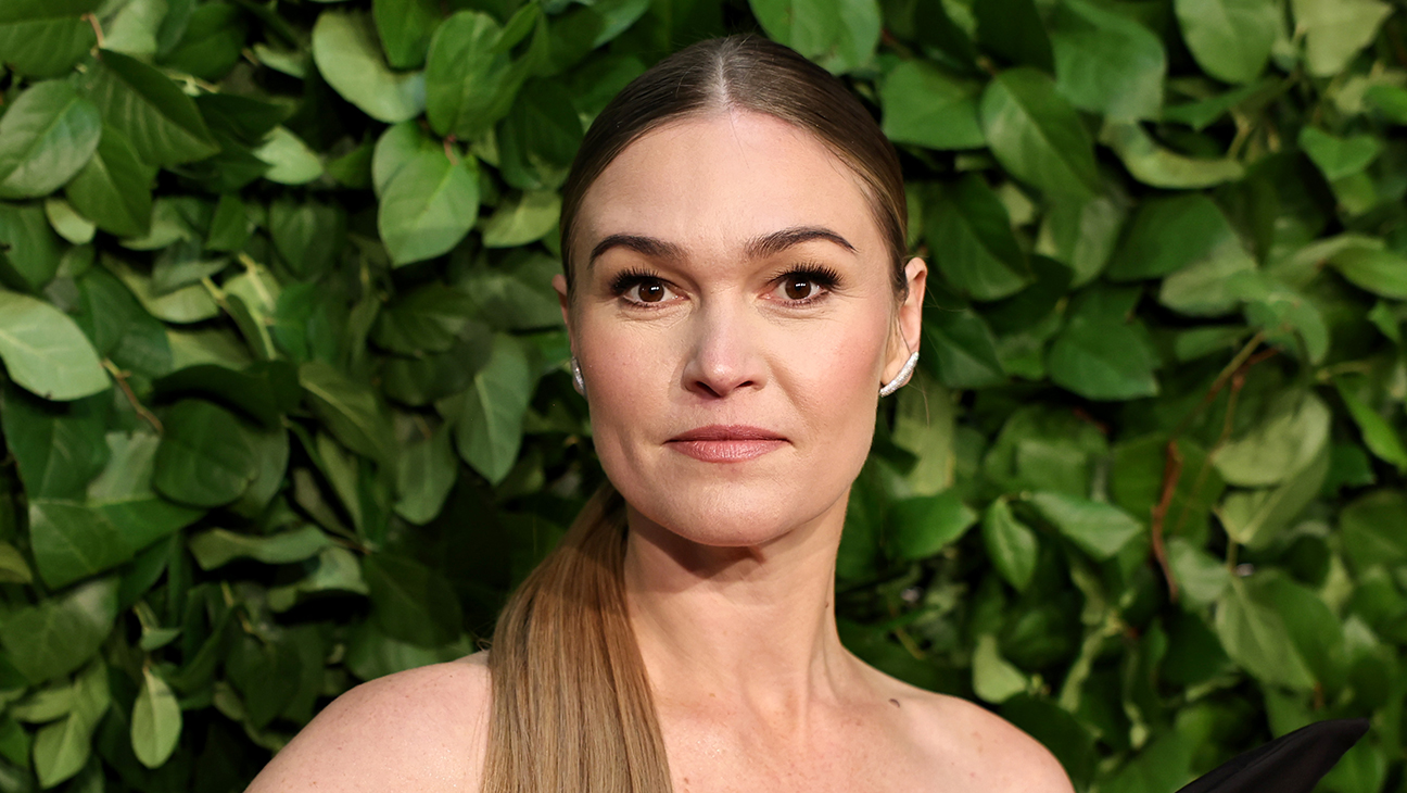 Julia Stiles Age 45 Birthday Celebration March 2026 Fans Celebrate Her Iconic Roles
