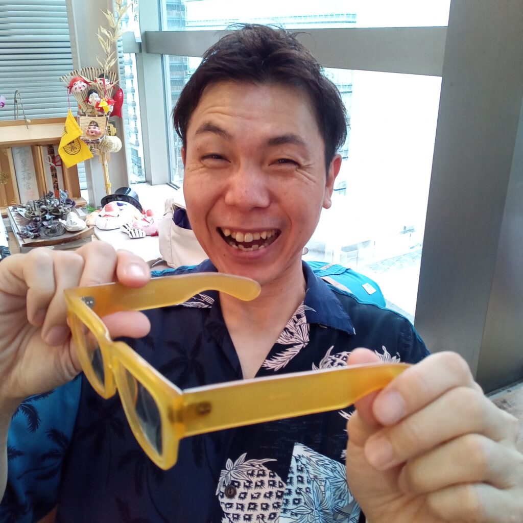 笑福亭笑瓶の黄色いメガネはなぜ誕生？愛用ブランドと素顔の全貌