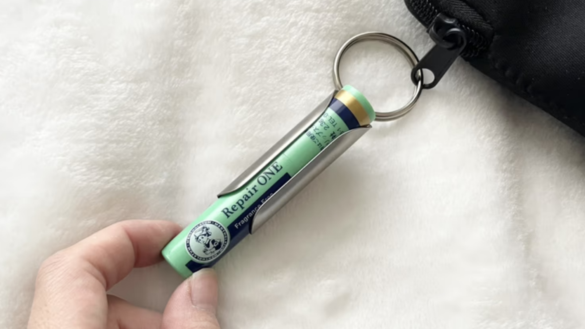 Snsで大流行！リップクリームキーホルダーの魅力と最新トレンド