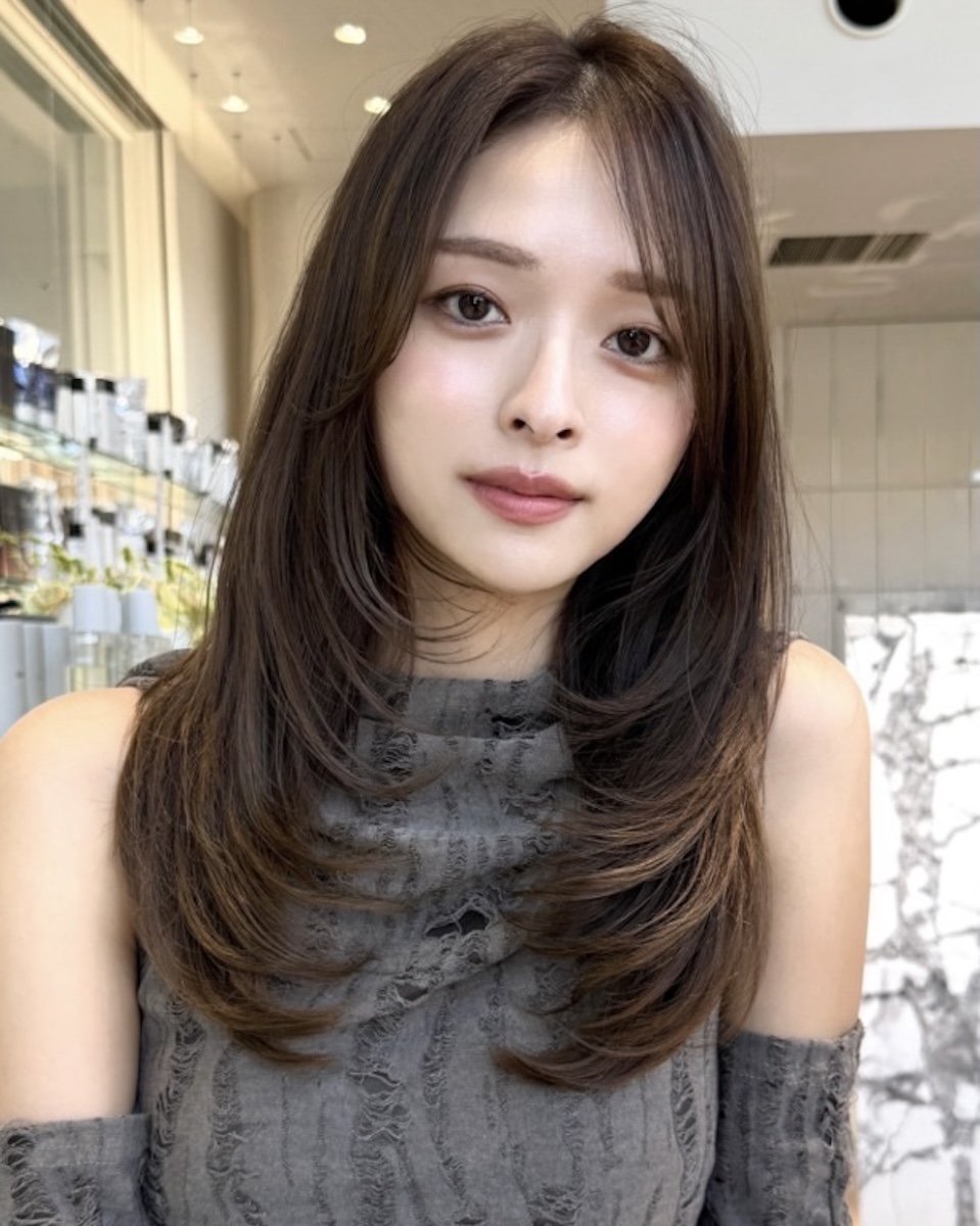 前髪なしロングで叶える圧倒的小顔と色気！大人美人の新・黄金比