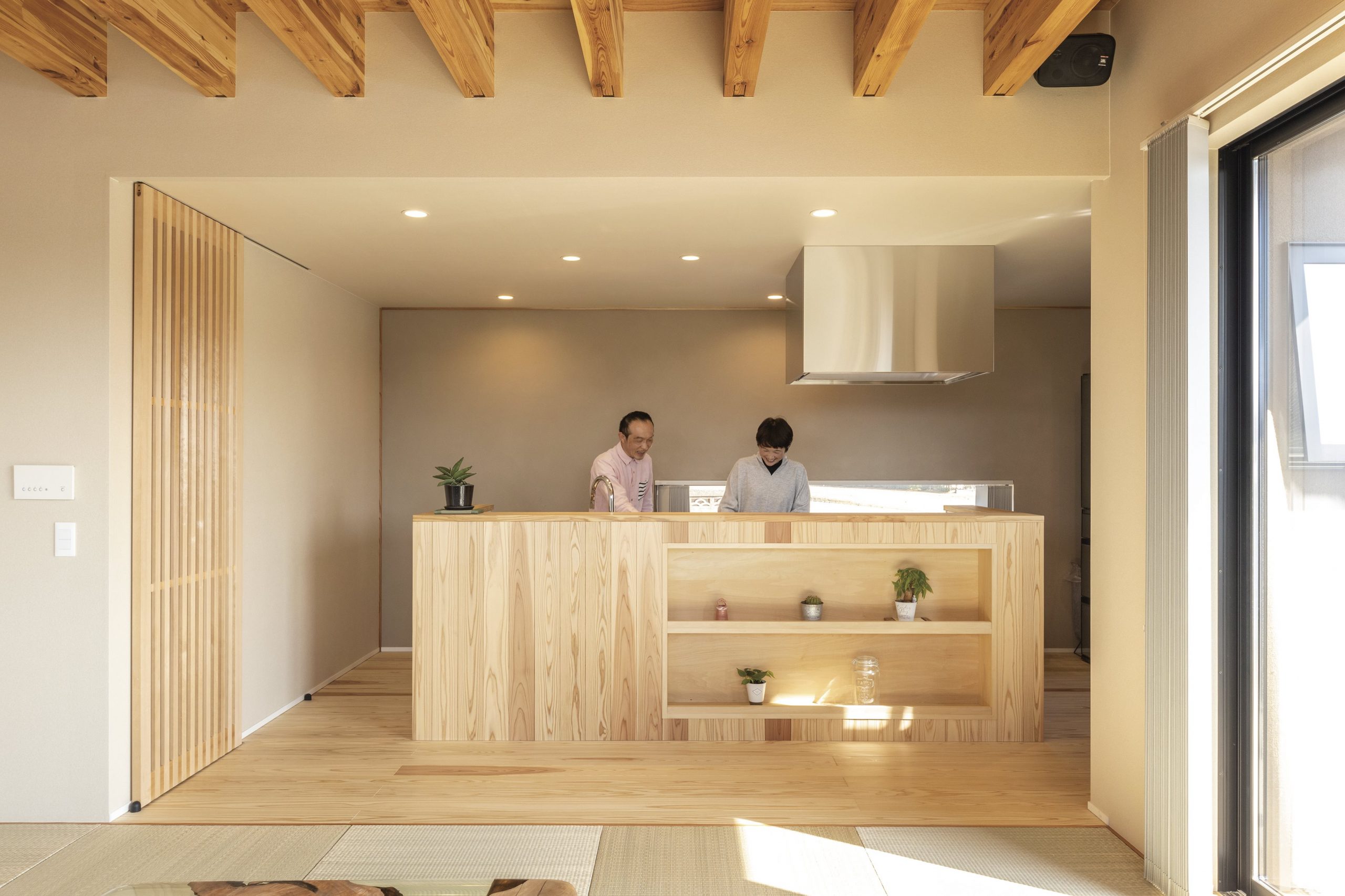 キッチン腰壁のおしゃれ設計術！後悔の理由と理想の高さ・最新実例