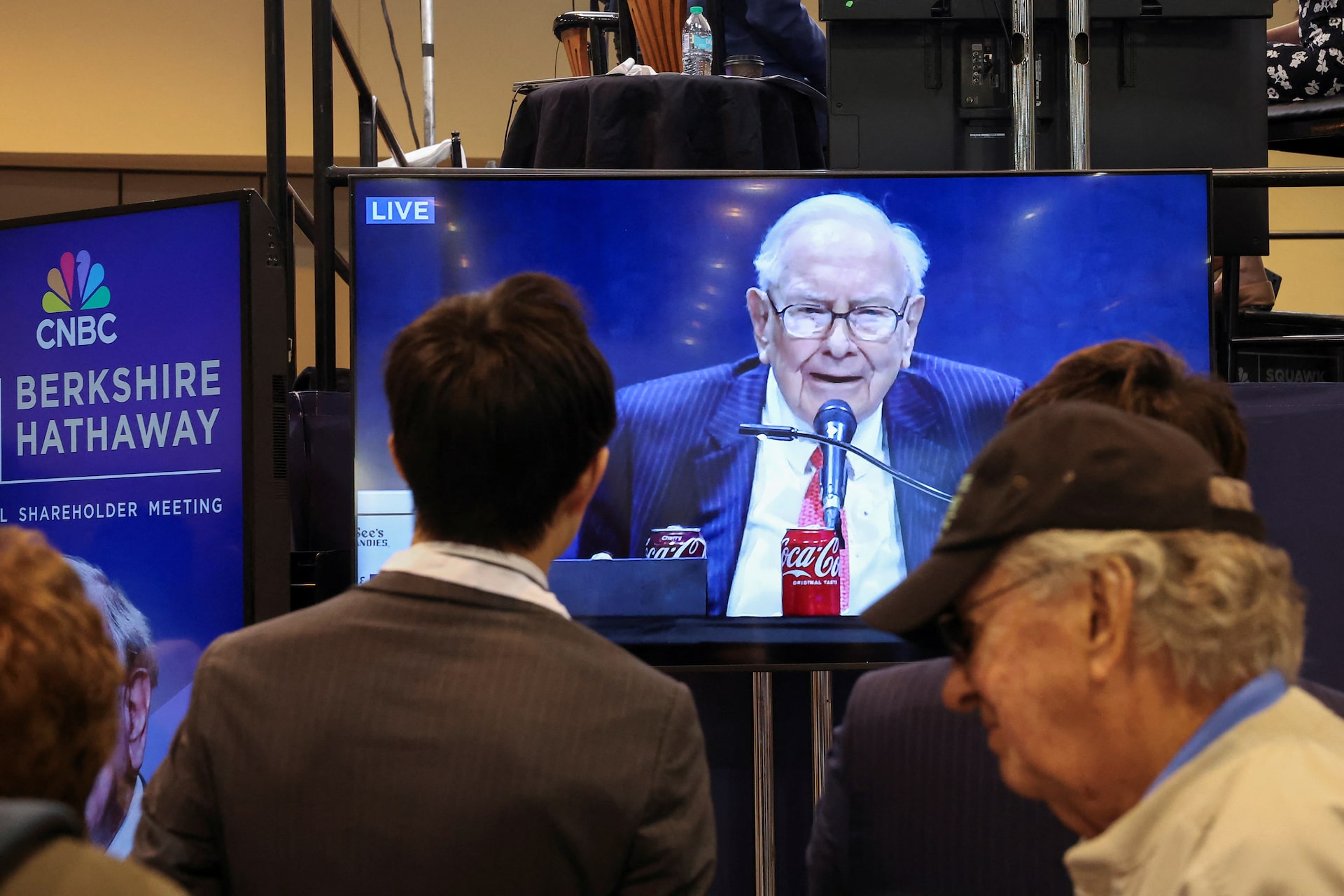 From Ceo to Chairman Emeritus: How Warren Buffett Is Handing over Berkshire Hathaway