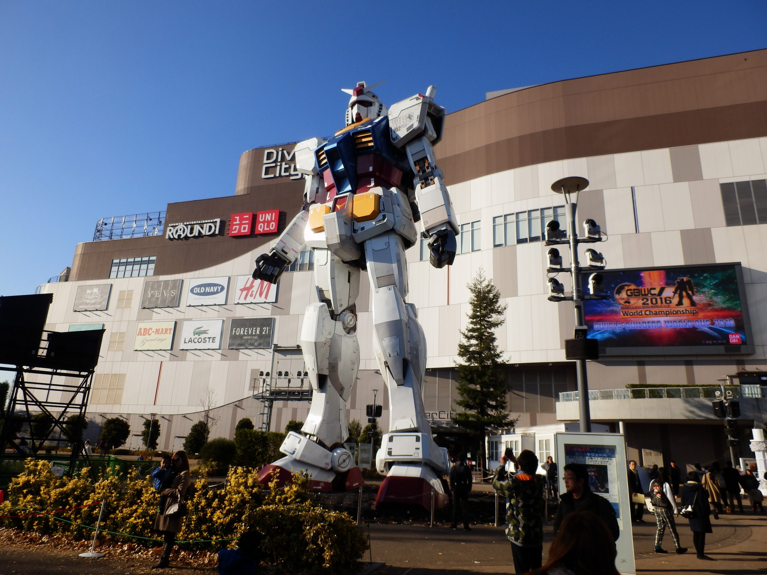 ガンダムベース東京2026攻略！入場制限と整理券・再販の真実を追う