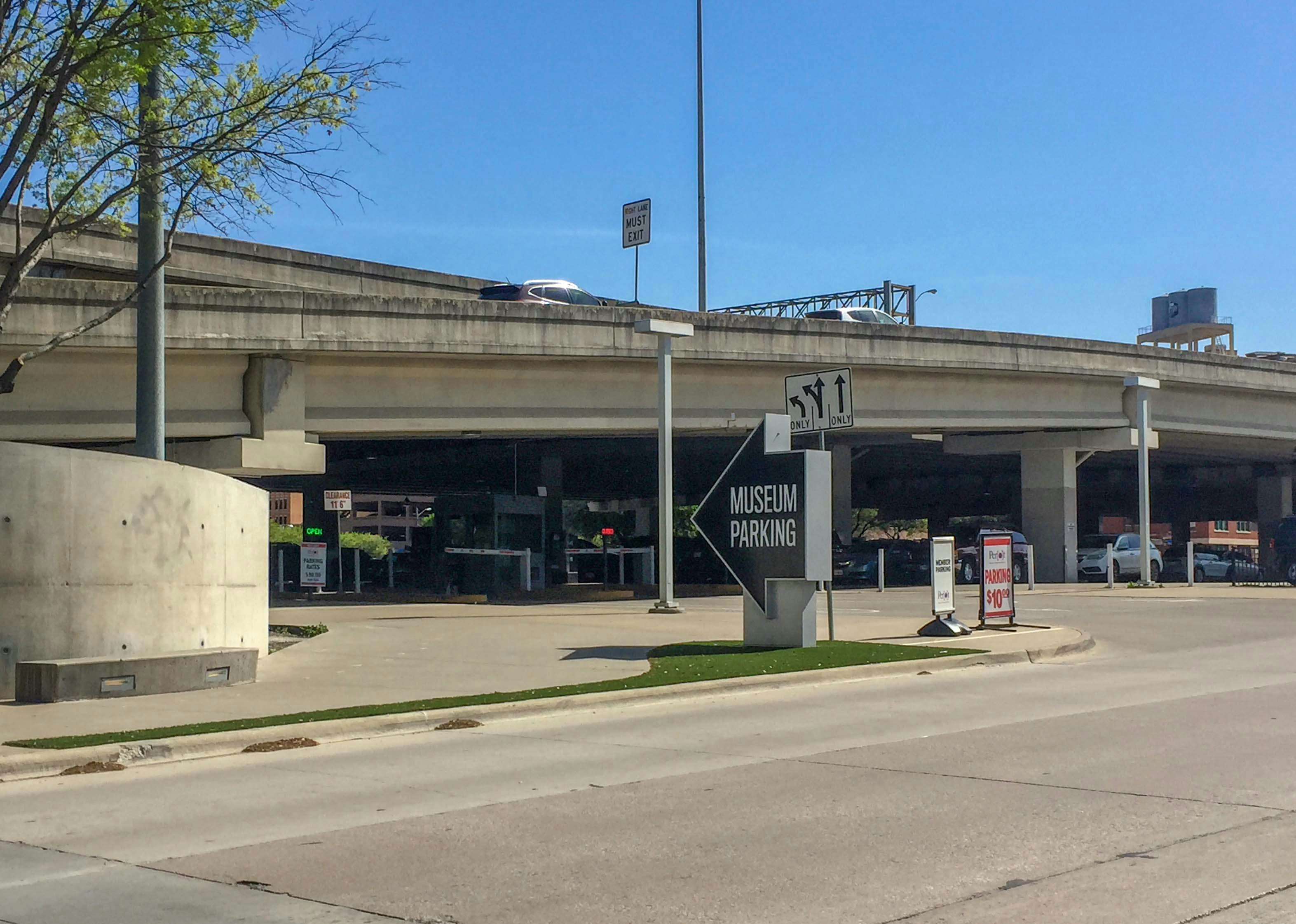 Perot Museum of Nature and Science Parking