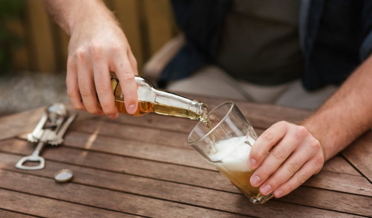 How to Pour Beer Without Foam
