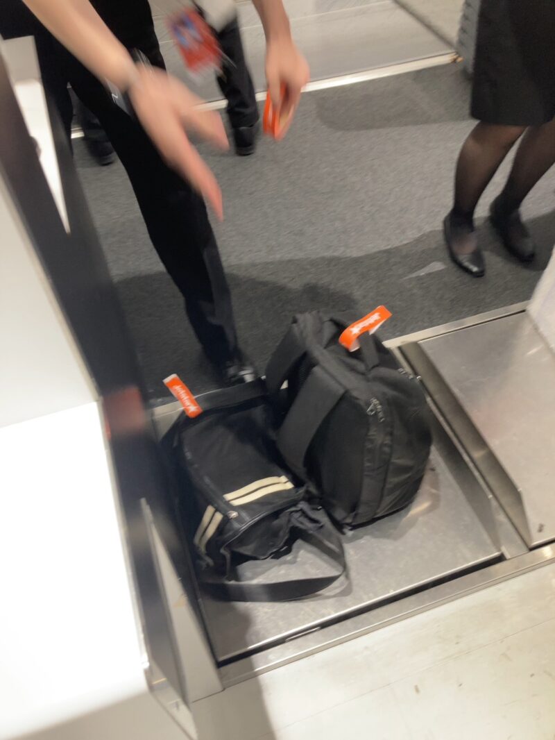 ジェットスター機内持ち込み厳しい噂は本当？搭乗口計量と7Kg回避策