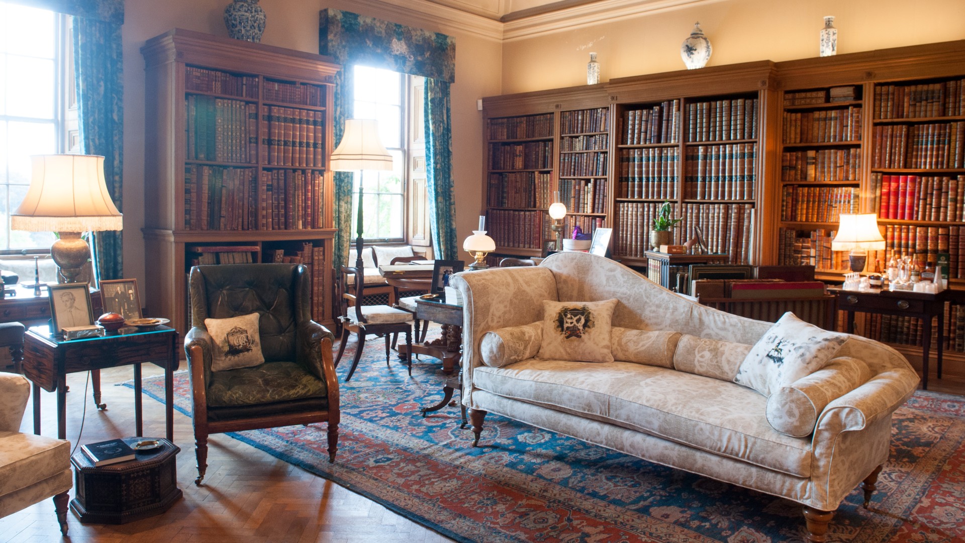 街から喫煙ルームが激減した真相！2026年最新の設置基準と罰則