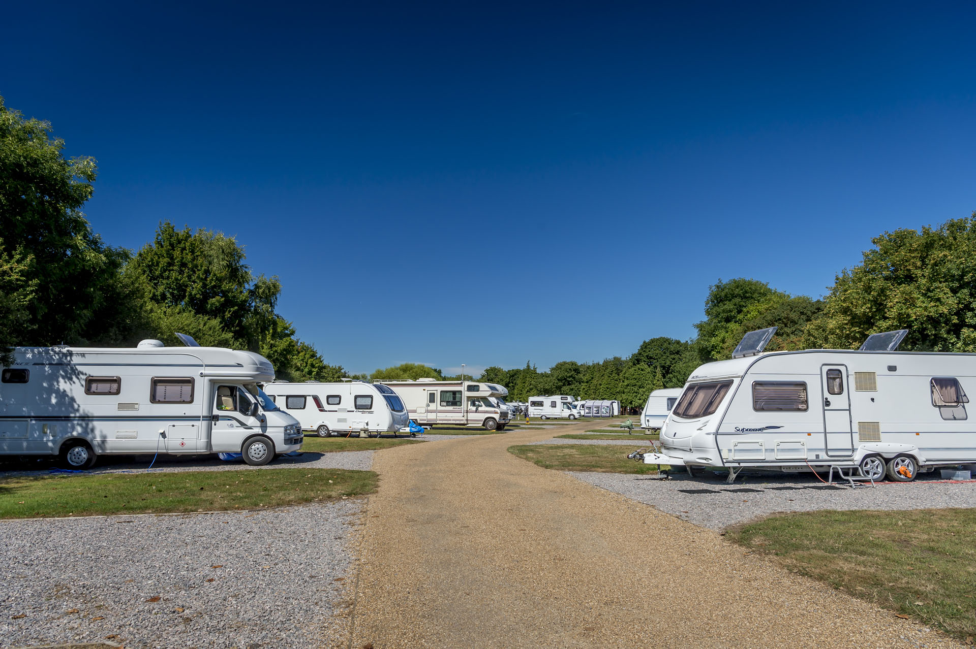 Walton on Thames Camping and Caravanning Club Site