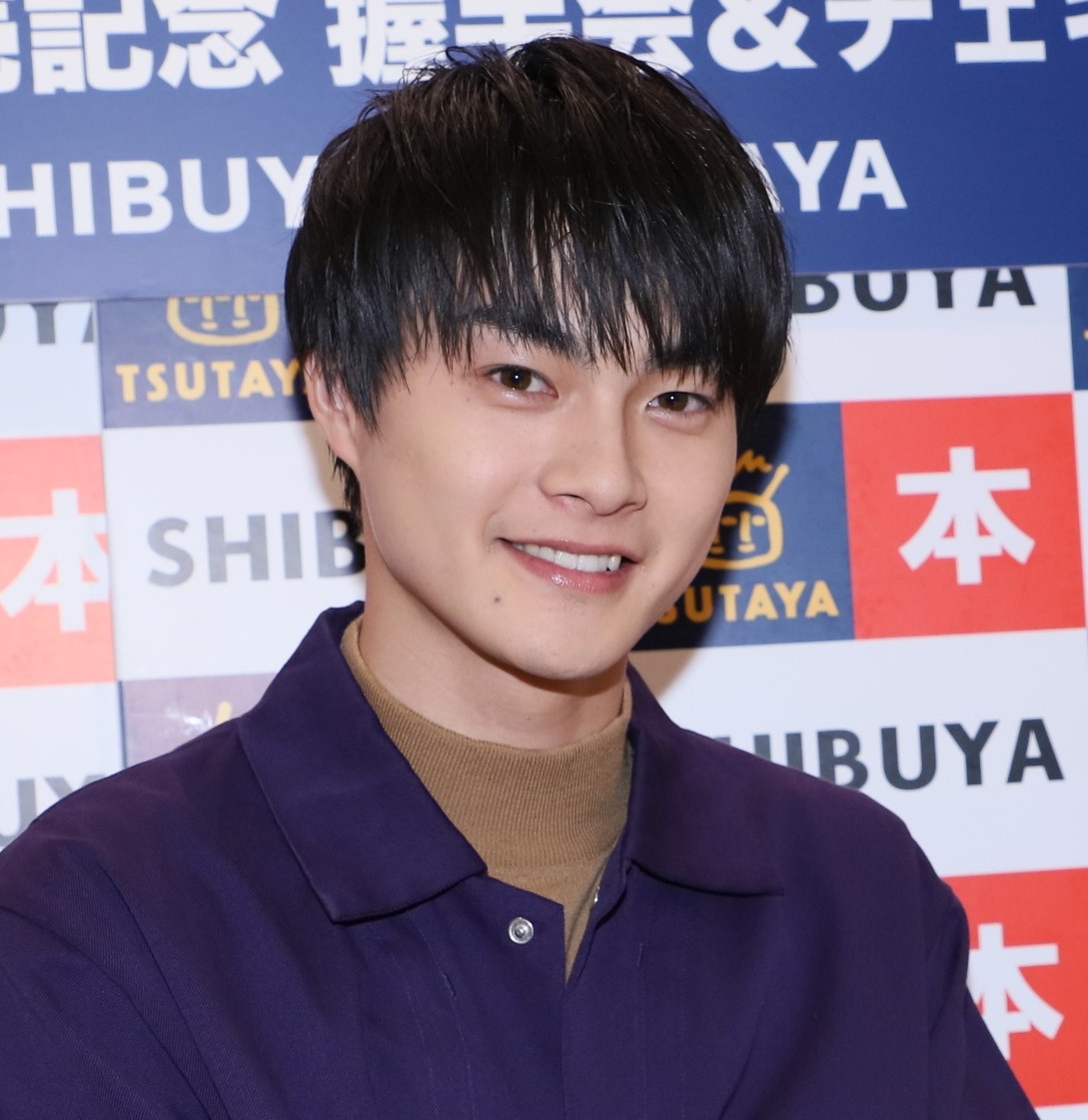 三笘薫の兄は俳優・結木滉星！苗字の謎や公表の真相と家族の絆を徹底解剖